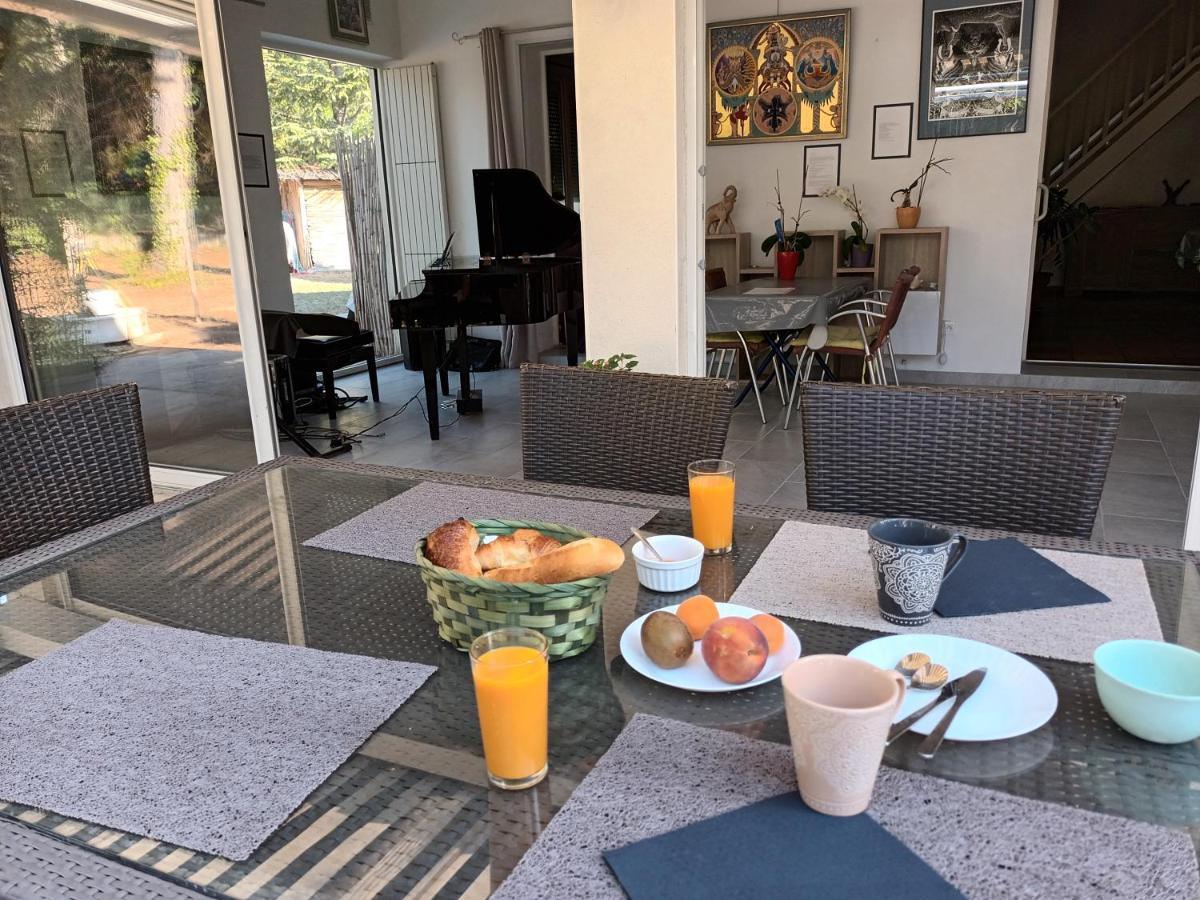 Chambres Tomate: Cozy Retreat Near Piano Festival Rognes Exterior photo